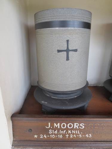 urn_jmoors